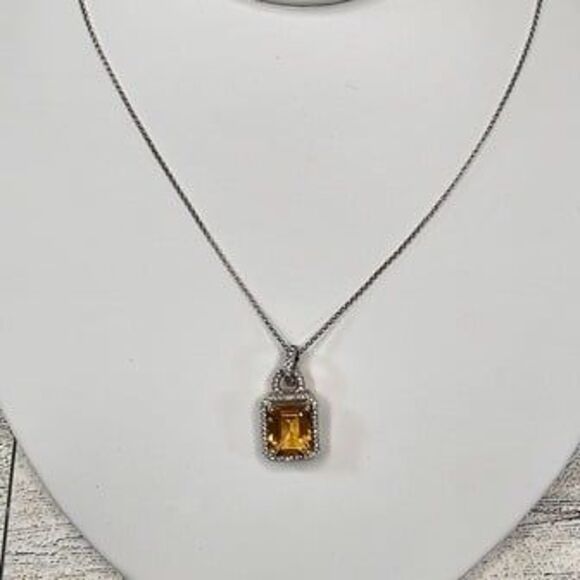 GORGEOUS 14K White Gold Emerald Cut Citrine with .20 tcw...
